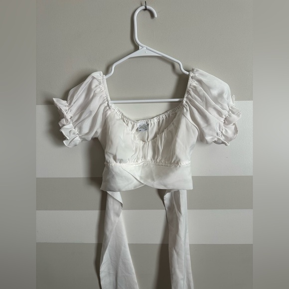 Selfie Leslie LINKA OFF-SHOULDER TIE-BACK CROP TOP WHITE - Picture 6 of 7